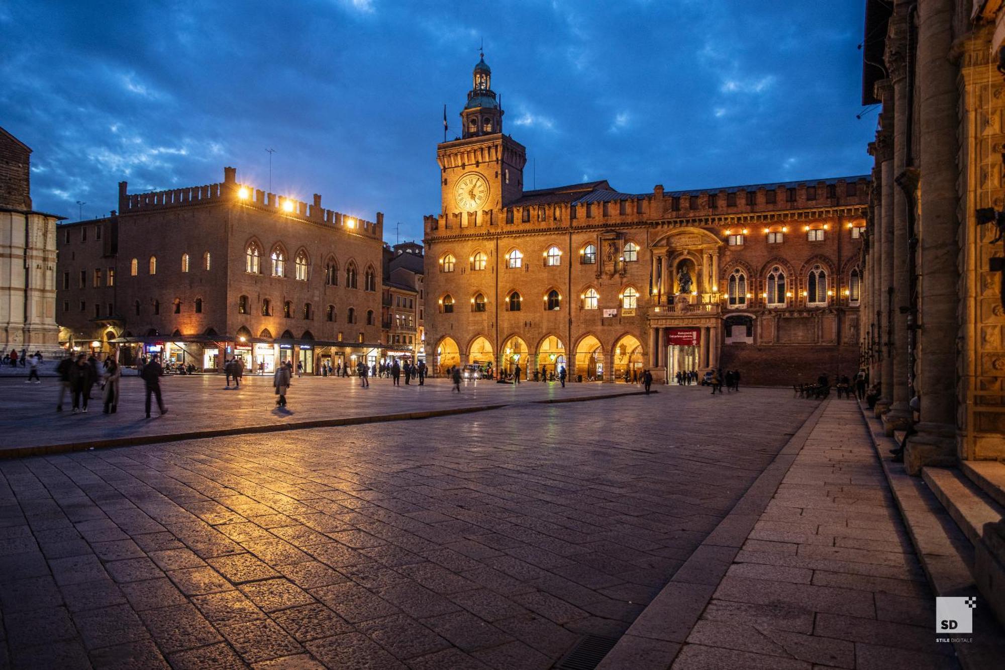 Urbanicooh Guidozagni - Piazza Maggiore View Bologna Eksteriør billede