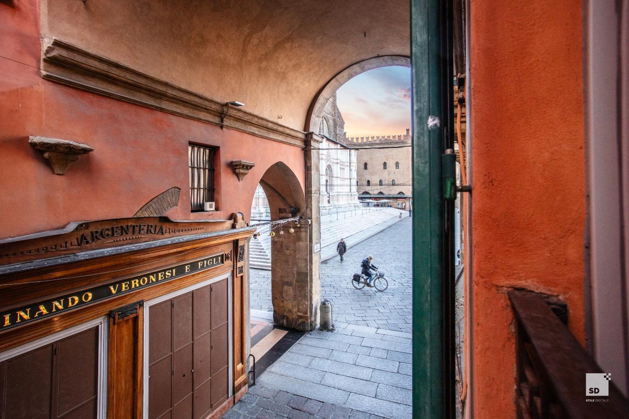 Urbanicooh Guidozagni - Piazza Maggiore View Bologna Eksteriør billede